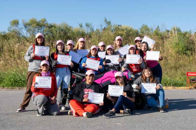 Honda - Alas en Movimiento - mujeres aprenden a conducir motos de forma segura.