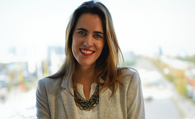 “El mundo se va a dividir entre quienes entiendan la IA y quienes no.” — María Constanza Ferrer, Gerente de Sustentabilidad, Telecom Argentina