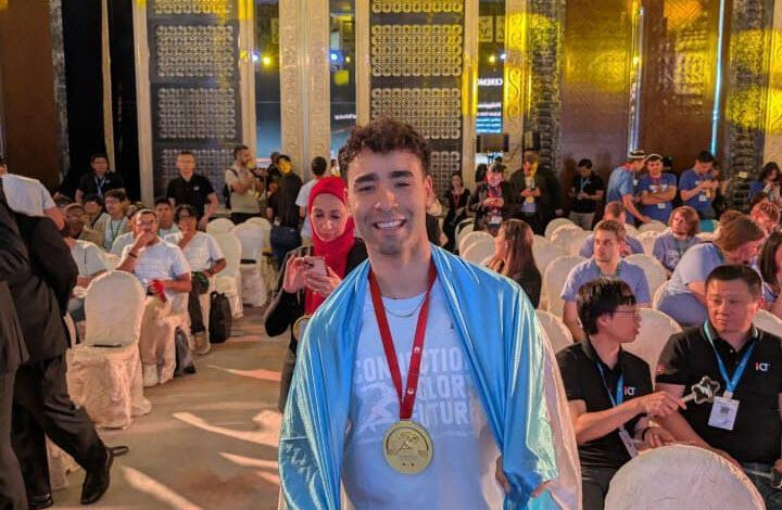 Banco Galicia impulsa Potenciamos tu Talento, un programa de becas que transforma trayectorias. El caso de Agustín Brites, joven chaqueño que pasó de un taller mecánico a un torneo mundial de inteligencia artificial en China