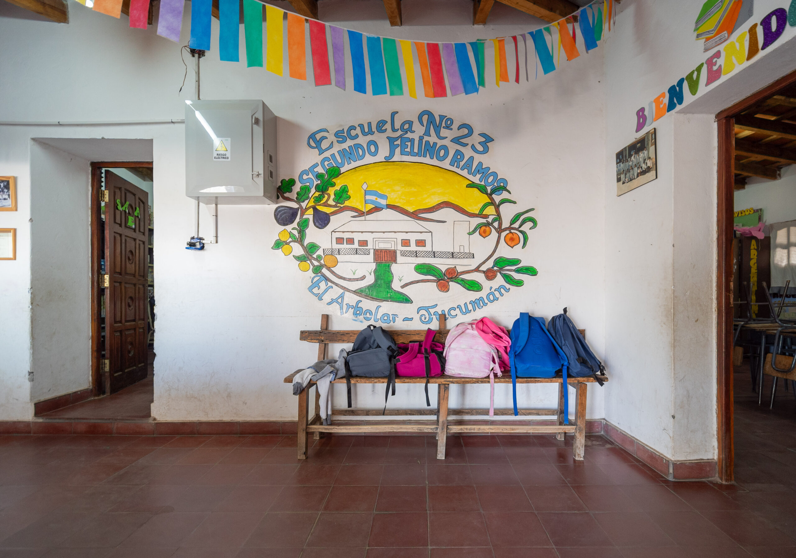 Santander llega a escuelas rurales con educación y conectividad