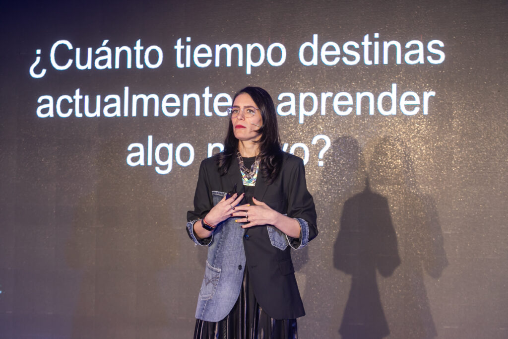 Melina Masnatta en la presentación de Academia Digitalers por Telecom Argentina