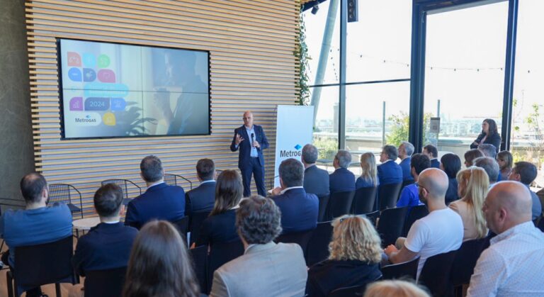Sebastián Mazzucchelli presenta el Reporte de Sustentabilidad 2024 de MetroGAS.