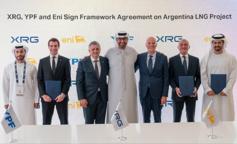 YPF y la italiana Eni firmaron un acuerdo marco con ADNOC, a través de su brazo inversor internacional XRG.