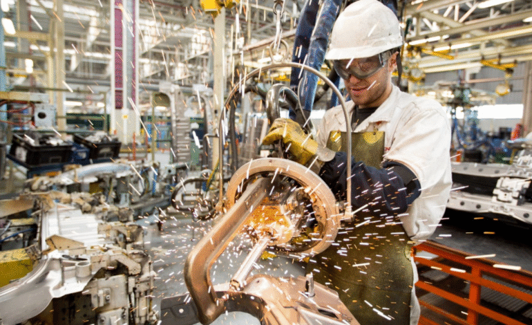 El Gobierno cambia los planes sociales por empleo