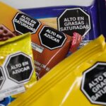 Ley de etiquetado frontal y regreso de dibujos en envases de alimentos en Argentina