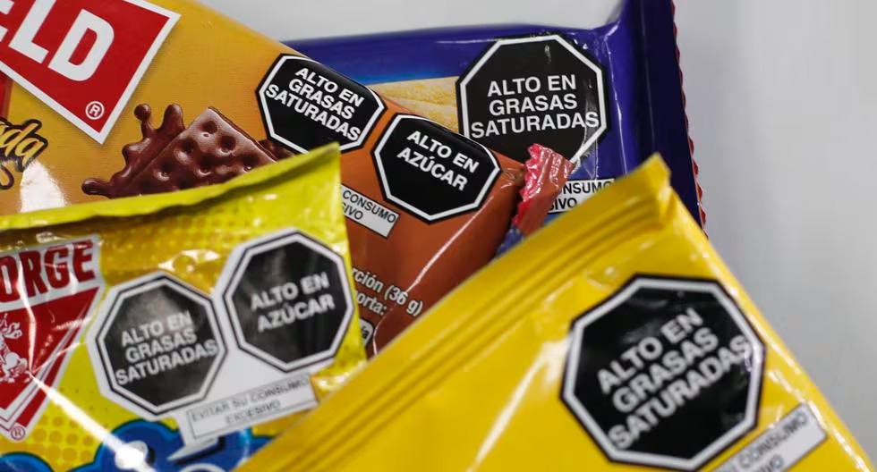 Ley de etiquetado frontal y regreso de dibujos en envases de alimentos en Argentina