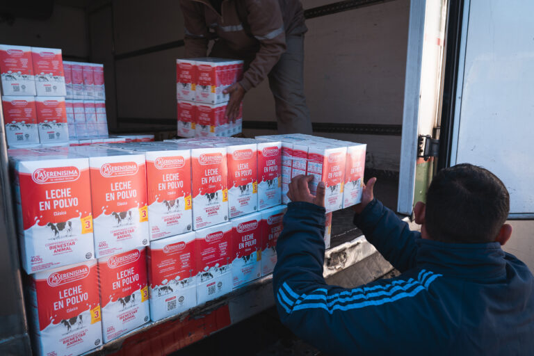 Mastellone entrega leche para comedores merenderos y hospitales