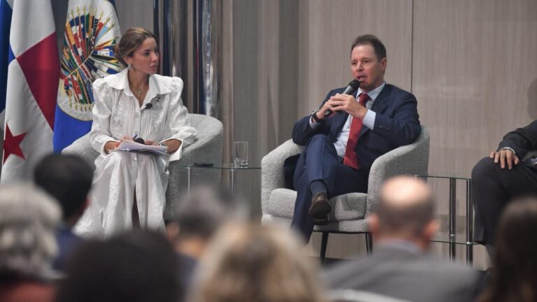 Jorge Brito, presidente de Genneia, en el panel Energía y Recursos Críticos de la 56° Asamblea General de la OEA, Panamá, junio 2026