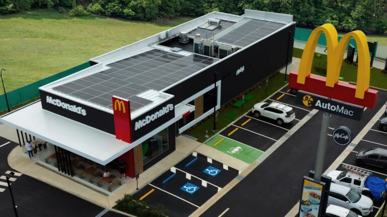 McDonald’s redujo emisiones mientras abrió nuevos restaurantes