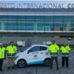 vehículo eléctrico de Aeropuertos Argentina en el Aeropuerto Internacional de Córdoba