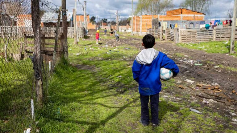 Pobreza infantil en Argentina según informe UNICEF 2026