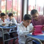 Personal capacita a docentes en inteligencia artificial